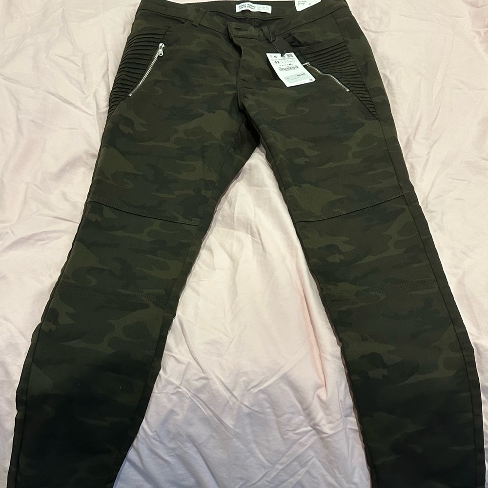 New tags on Zara army green pants